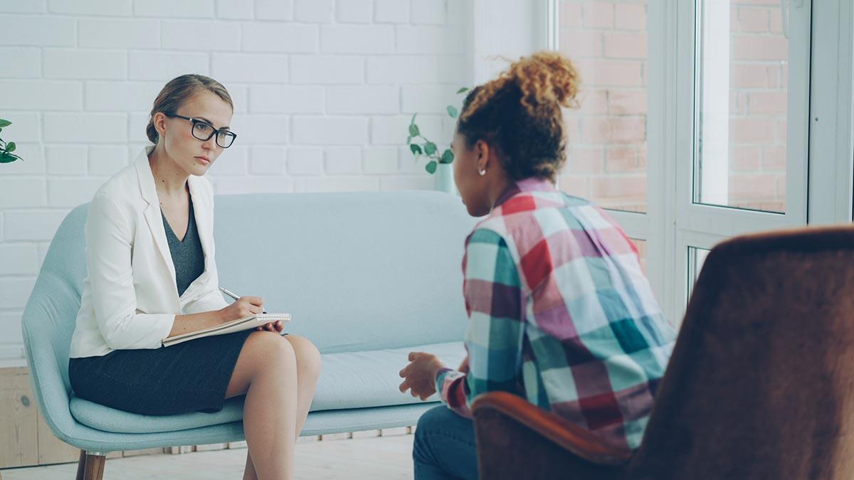 psychologist with patient